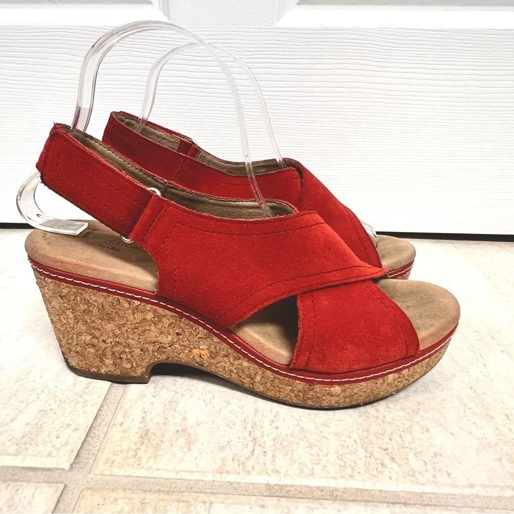 Clarks Womens Giselle Dove Wedge Sandals platform leather suede womens size 9.5M